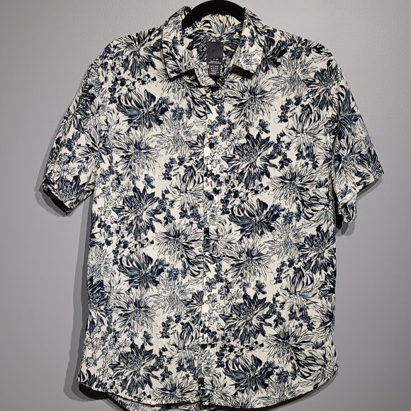 H&M Other - White H&M Hawaiian Button Up Shirt (Men's Size Large)